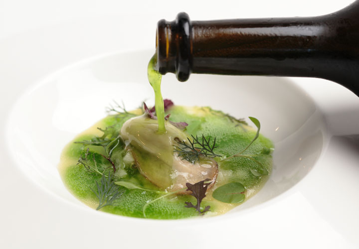 Guar Gum to make a fluid - Modernist Cuisine Oyster with Parsley Champagne