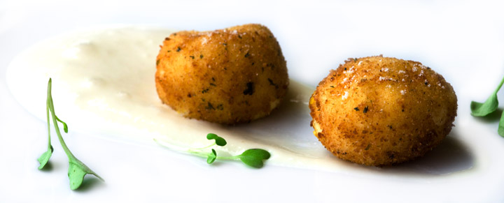 Sous Vide egg yolk croquette with gruyere foam 720