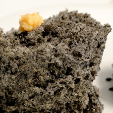 sesame-sponge-cake-sqr