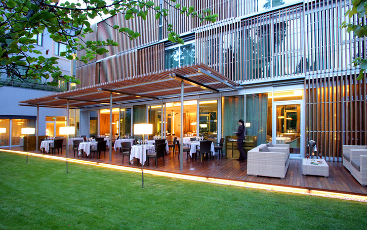 ABaC Restaurant Barcelona by Chef Jordi Cruz -garden