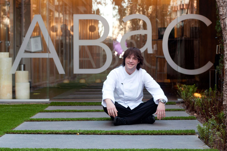 Chef Jordi Cruz at Restaurant ABaC -entrance