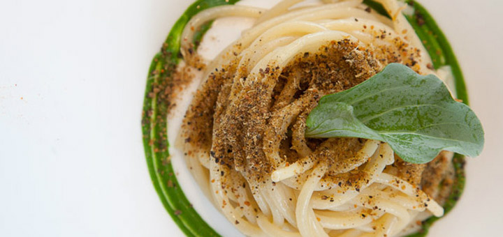 Spaghetti with dehydrated oyster