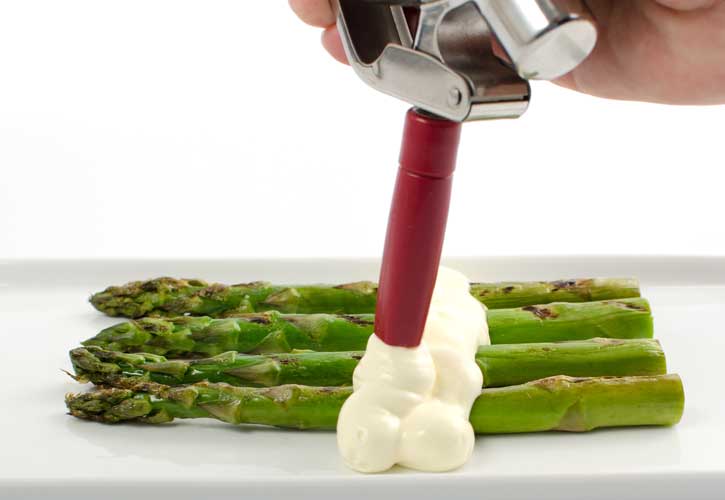 hollandaise-sous-vide-serving-725