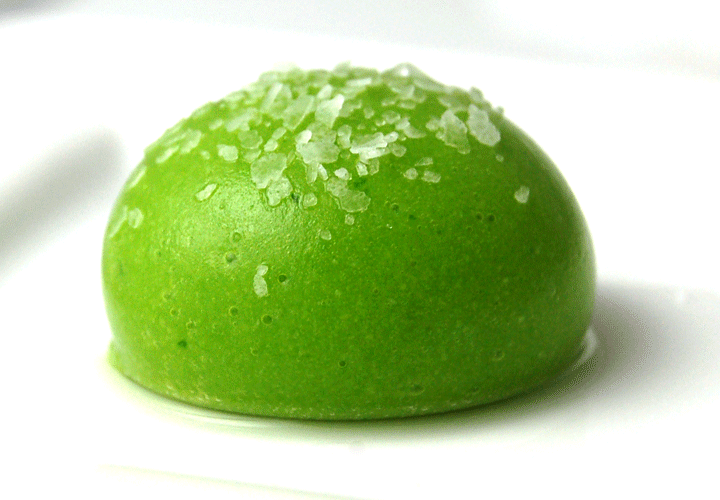 Liquid pea ravioli (spherification) -720