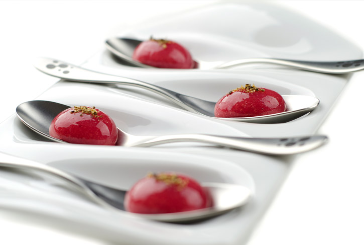 Strawberry spheres with Reverse Spherification -1